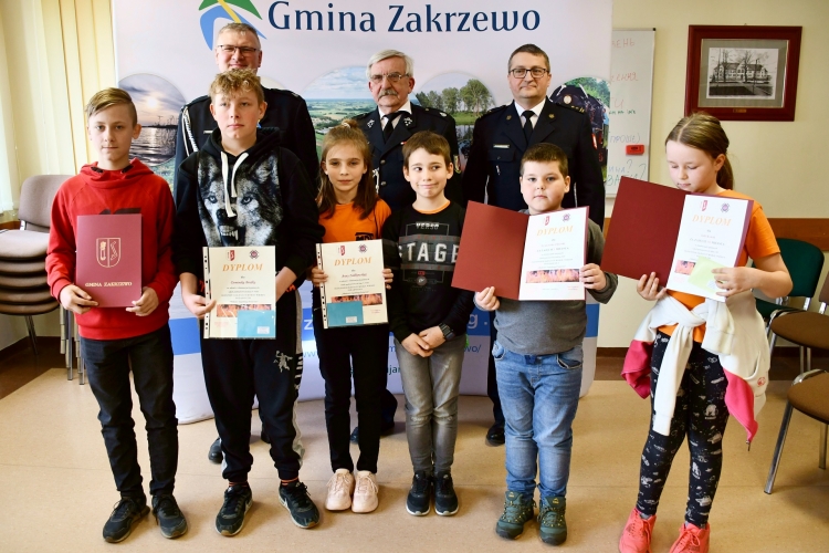 Młodzież zapobiega pożarom 