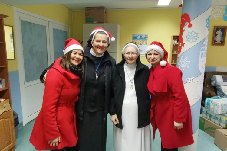 Dary przekazane do hospicjum 