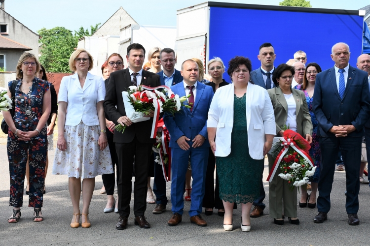 Ku pamięci poprzedników