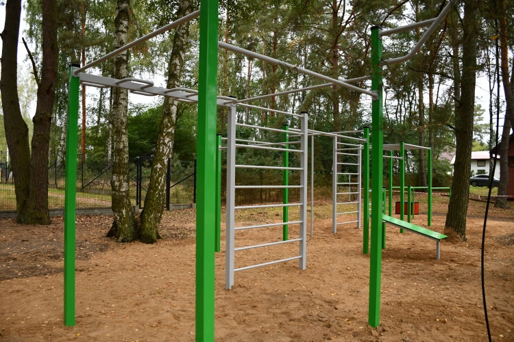 Zagospodarowanie terenu przy kąpielisku w Kujankach – Ścieżka zdrowia i streetworkout