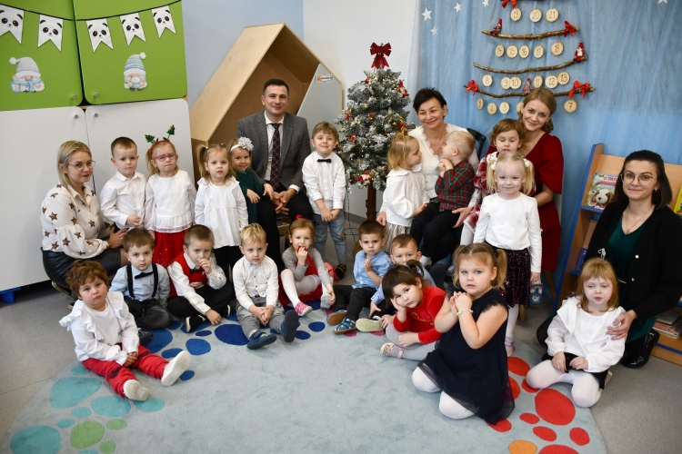 Świąteczne spotkanie w Przedszkolu Publicznym im. Królewny Śnieżki w Zakrzewie
