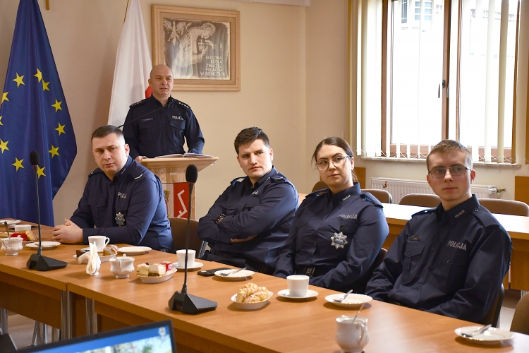 Odprawa służbowa podsumowująca pracę Policji  na terenie Gminy Zakrzewo za 2024 rok